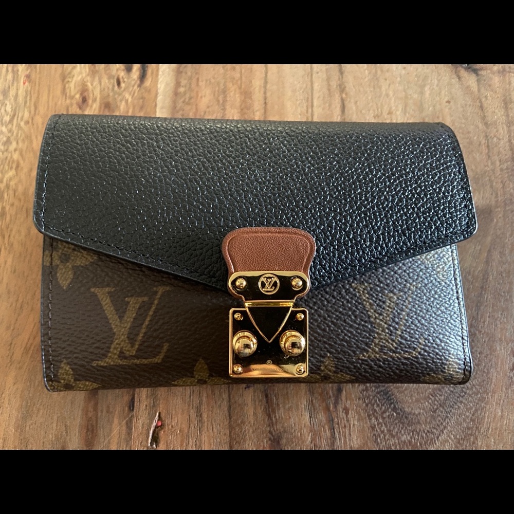 💯Authentic Louis Vuitton Pallas Compact Wallet
